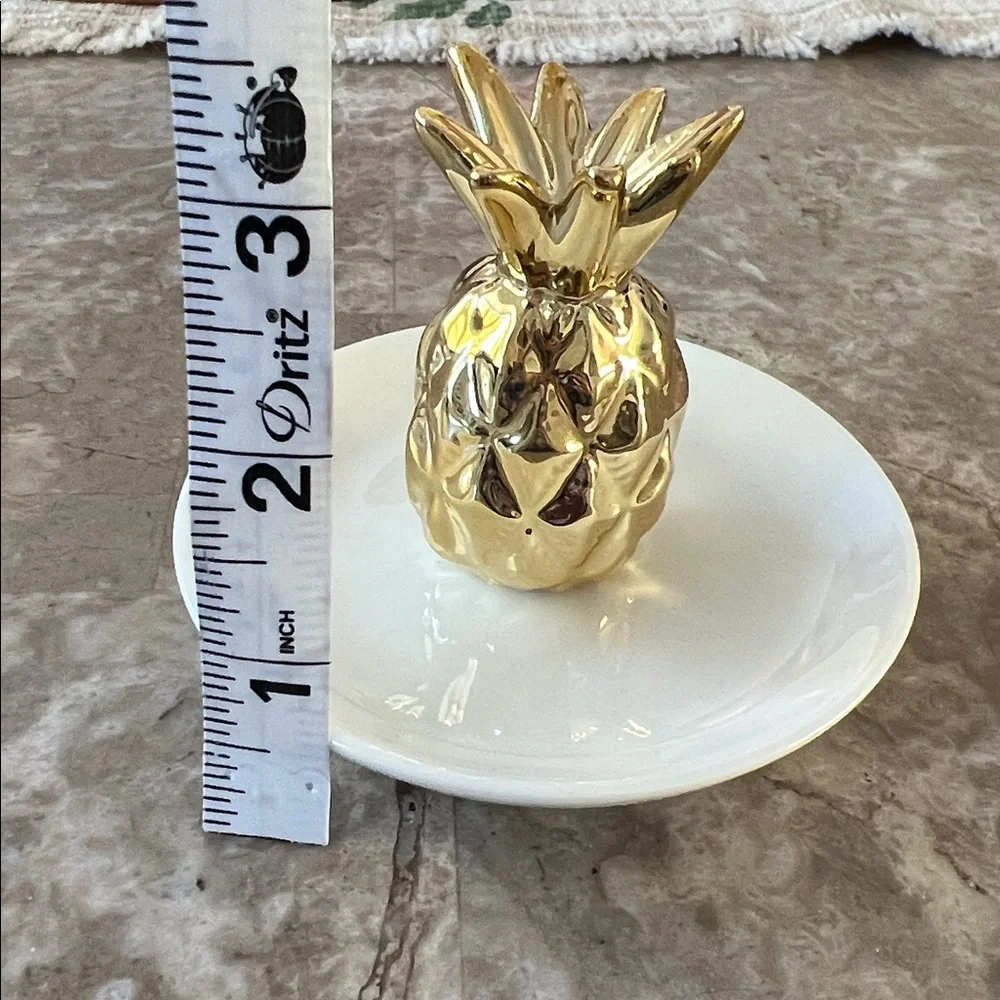 Kohl's Gold Pineapple Accent Jewelry Glass Plate